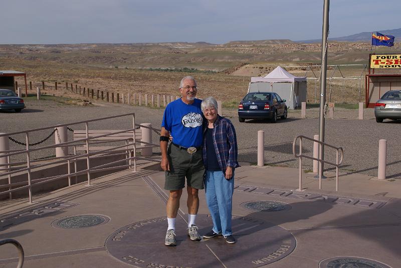 DSC05731.JPG - Jared & Mary at Four Corners - CO, NM, AZ, UT